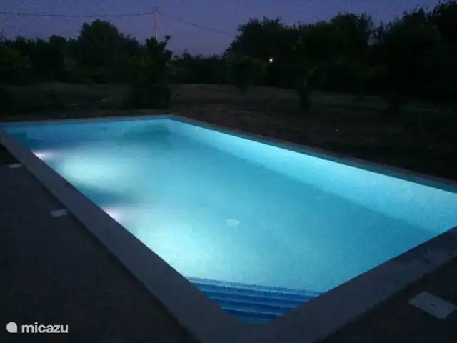 Casa Portuguesa en Portugal, Algarve, Moncarapacho - villa Nadar con iluminación nocturna