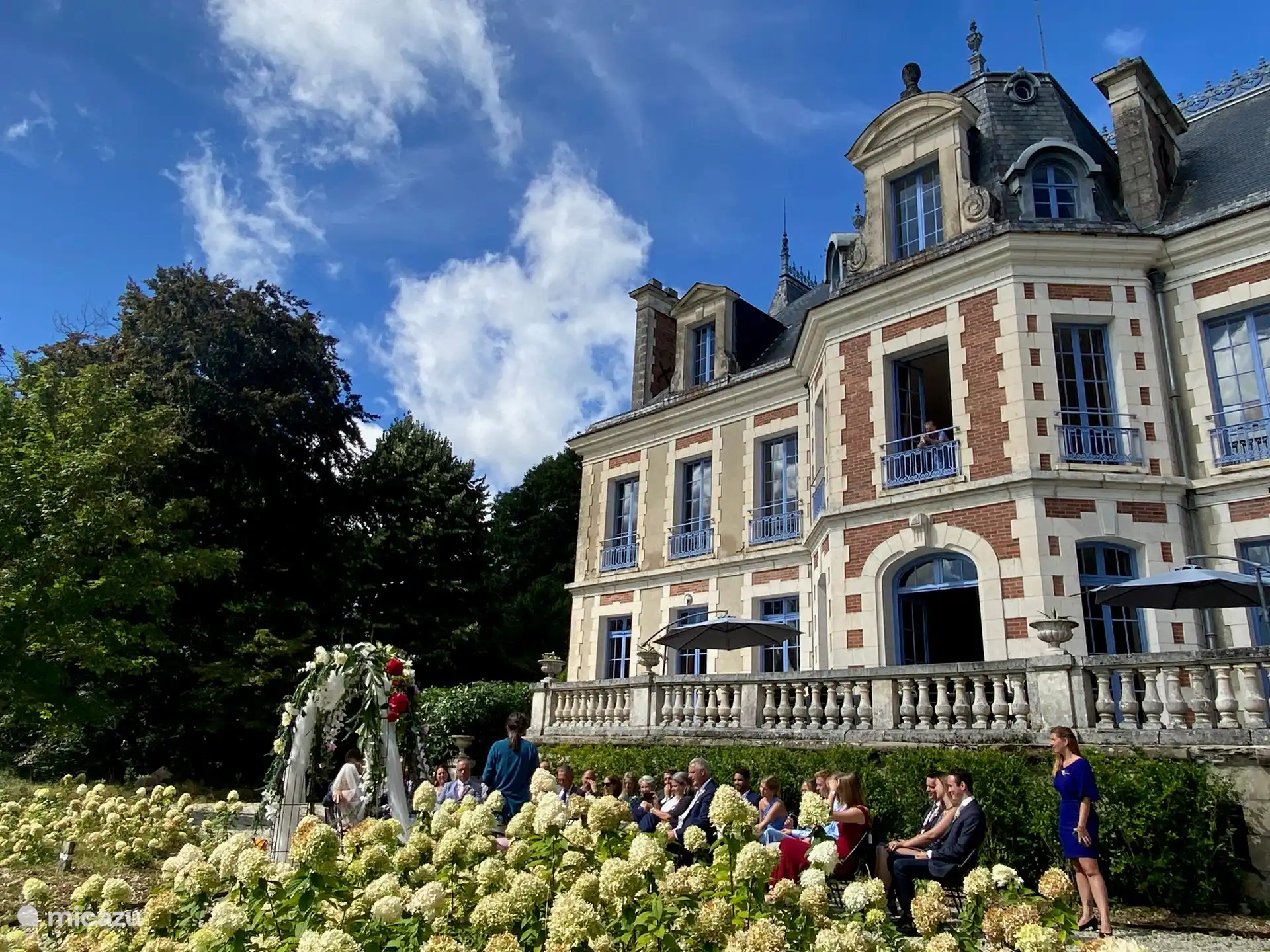 Het chateau vanaf de meerzijde