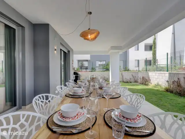 Estrella apartment - Vanian gardens huren in Spanje, Costa del Sol, Estepona - appartement U kunt heerlijk genieten van de schaduw onder de overkapping.