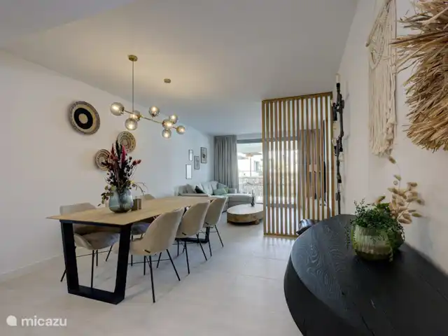 Estrella apartment - Vanian gardens huren in Spanje, Costa del Sol, Estepona - appartement Luxe eettafel met 6 stoelen, 2 kinderstoelen beschikbaar.