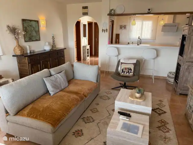 Joyau de la Casa Lenti. piscine Moraira | Espagne, Costa Blanca, Moraira - maison de vacances Le salon cosy avec cuisine attenante