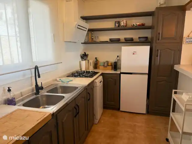 Joyau de la Casa Lenti. piscine Moraira | Espagne, Costa Blanca, Moraira - maison de vacances La cuisine est équipée d’une cuisinière à gaz, d’un réfrigérateur avec congélateur, d’un lave-vaisselle, d’une bouilloire et d’une cafetière Nespresso