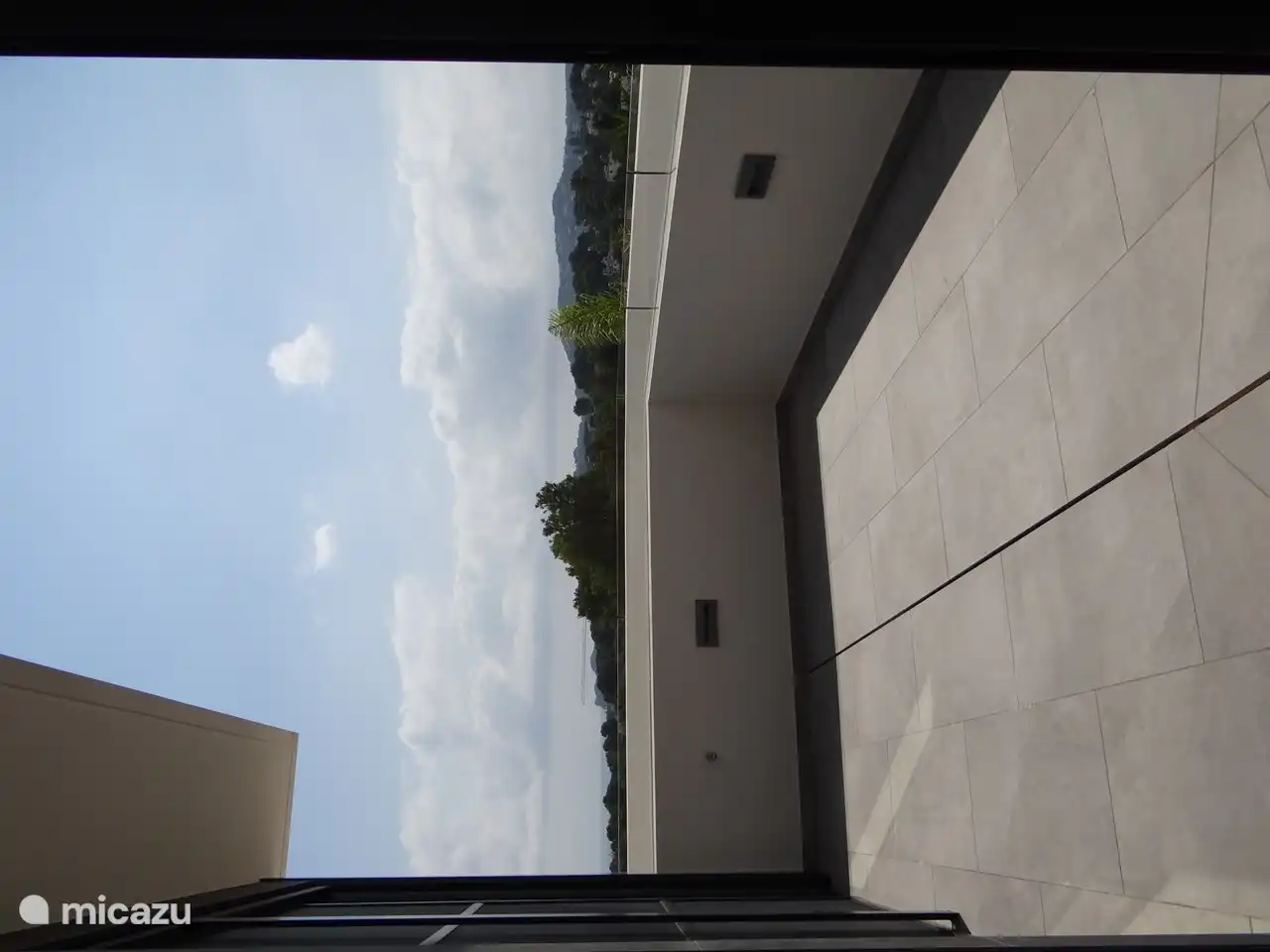 Balcony bedrooms 3 + 4