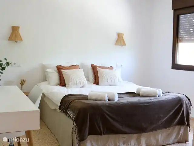 Villa Joya Moraira | Espagne, Costa Blanca, Moraira - villa Chambre à l'étage comprenant bureau et chaise (lit 180cm)