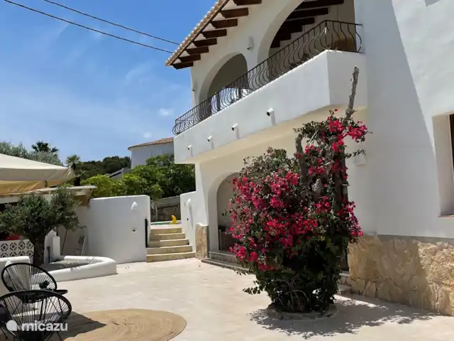 Villa Joya Moraira | Espagne, Costa Blanca, Moraira - villa terrasse à l'avant de la maison, à l'entrée des étages supérieurs et inférieurs