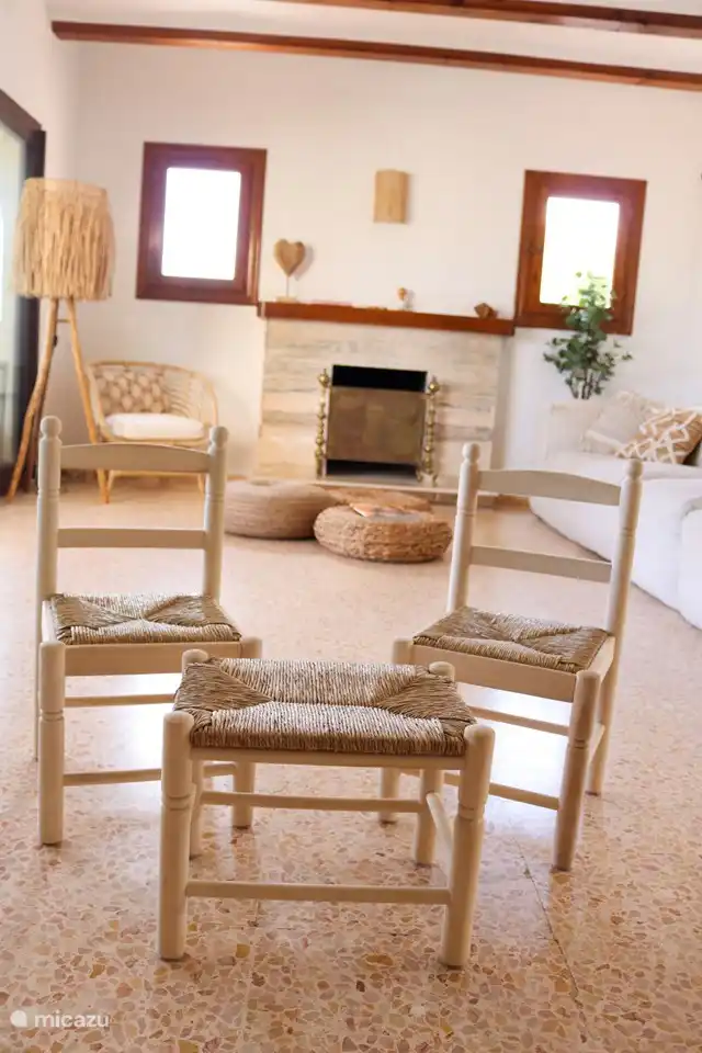 siège enfant dans le salon