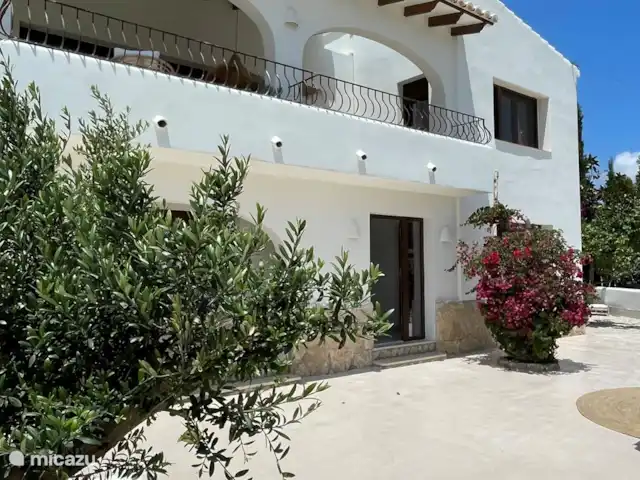 Villa Joya Moraira | Espagne, Costa Blanca, Moraira - villa devant la maison et terrasse / coin salon
