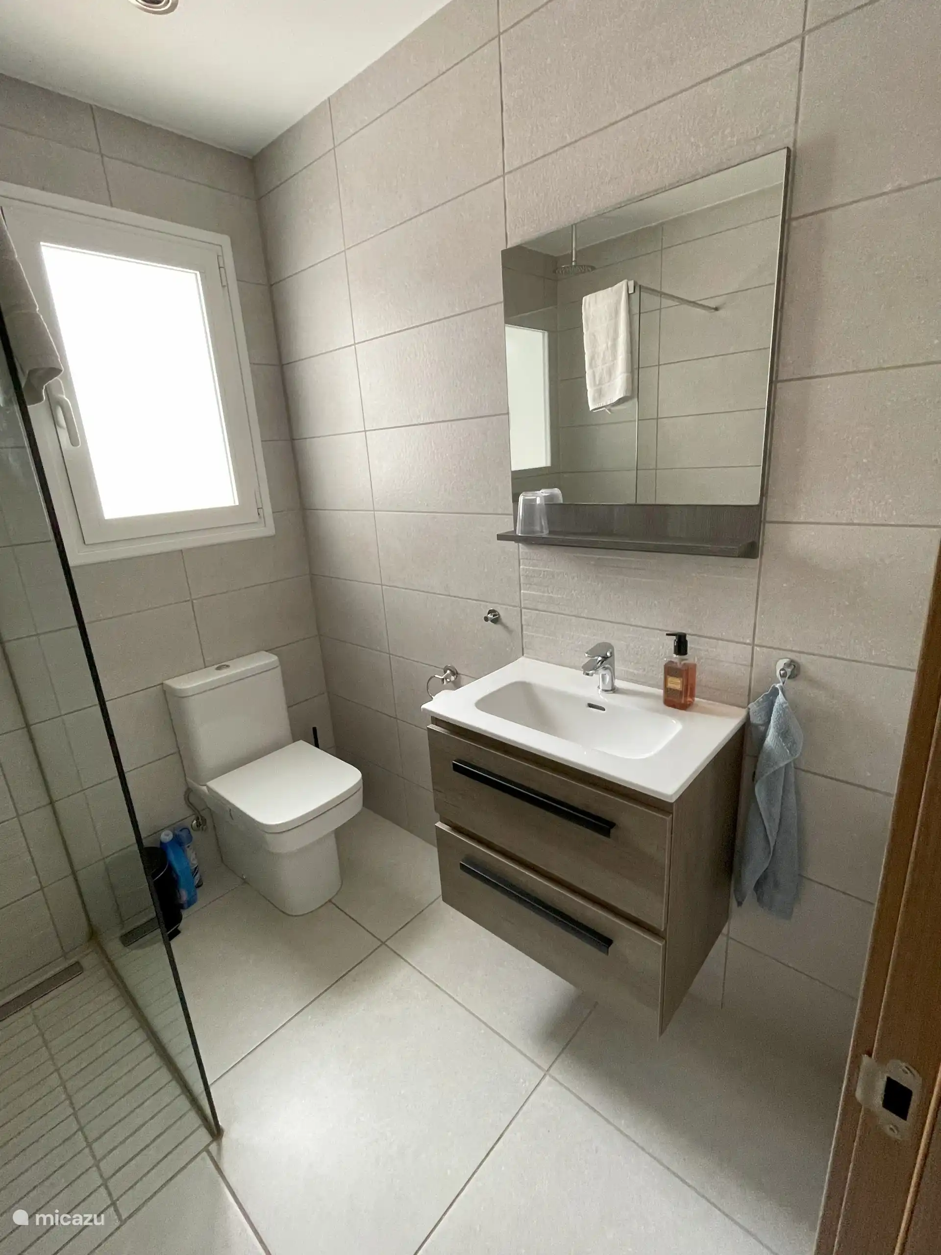 Salle de bain des invités