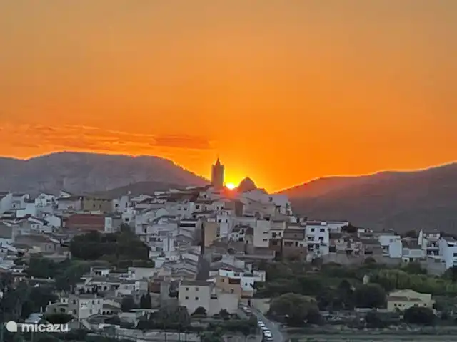 Location de Vacances Espagne, Costa Blanca, Benitachell, villa - Maison Quercia Vue de Benitachell avec le soleil couchant.