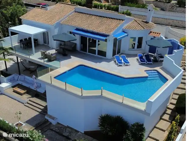 Location de Vacances Espagne, Costa Blanca, Benitachell, villa - Maison Quercia Piscine de forme spéciale directement accessible depuis la terrasse