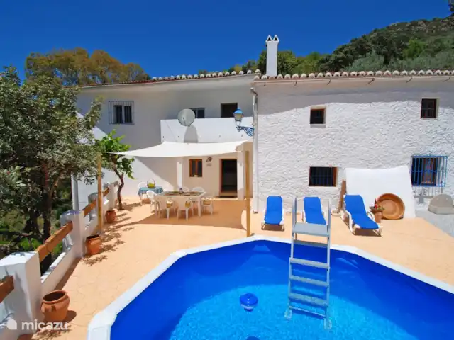 Location de Vacances Espagne, Costa del Sol, Comares, maison de vacances - La Zorzalera La Zorzalera est composée de 2 fincas entièrement rénovées qui forment ensemble une maison très spacieuse et lumineuse.