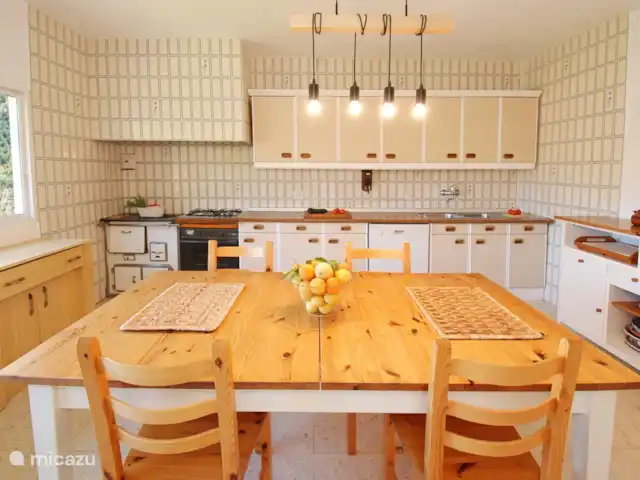 Location de Vacances Espagne, Costa del Sol, Comares, maison de vacances - La Zorzalera Il y a aussi un lave-vaisselle, donc personne n’a à se « sacrifier » pendant ces vacances.