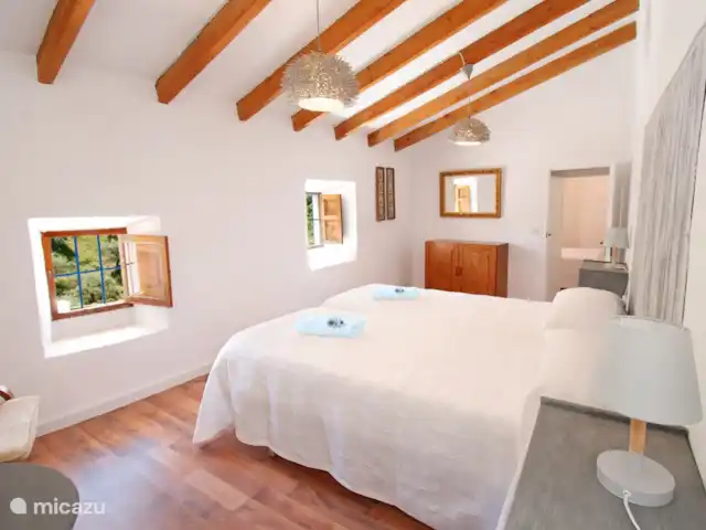 Location de Vacances Espagne, Costa del Sol, Comares, maison de vacances - La Zorzalera ...et se réveiller dans un rêve. 2 lits simples peuvent être réunis en un lit merveilleusement large.