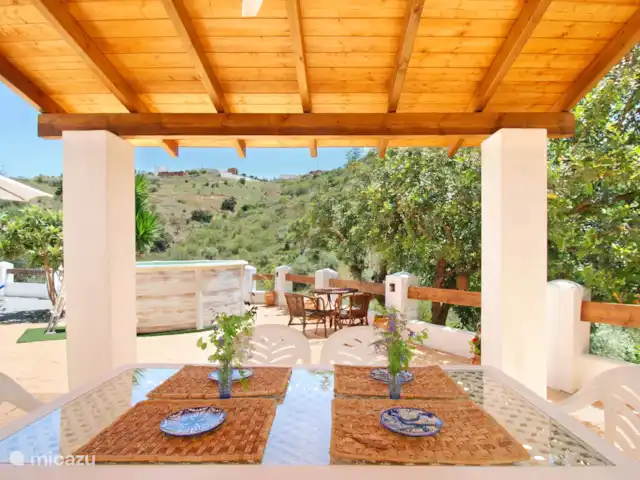 Location de Vacances Espagne, Costa del Sol, Comares, maison de vacances - La Zorzalera Dîner en plein air... Y a-t-il quelque chose de plus amusant pendant vos vacances ?