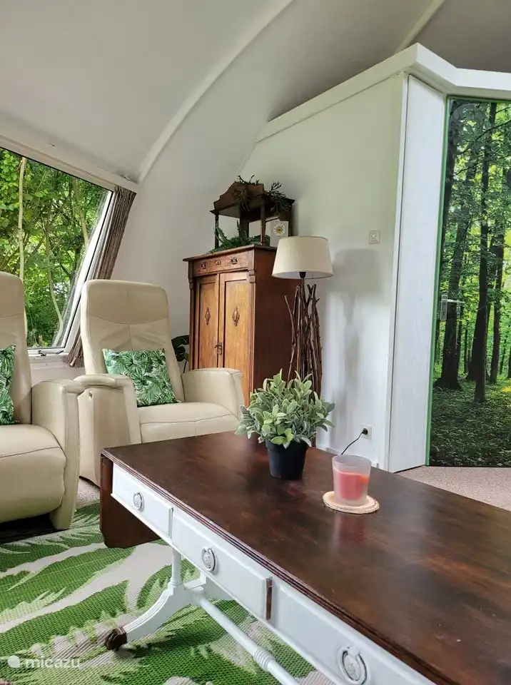 Es herrscht eine wunderbare Atmosphäre, das Haus ist komplett in einem Waldthema gehalten.