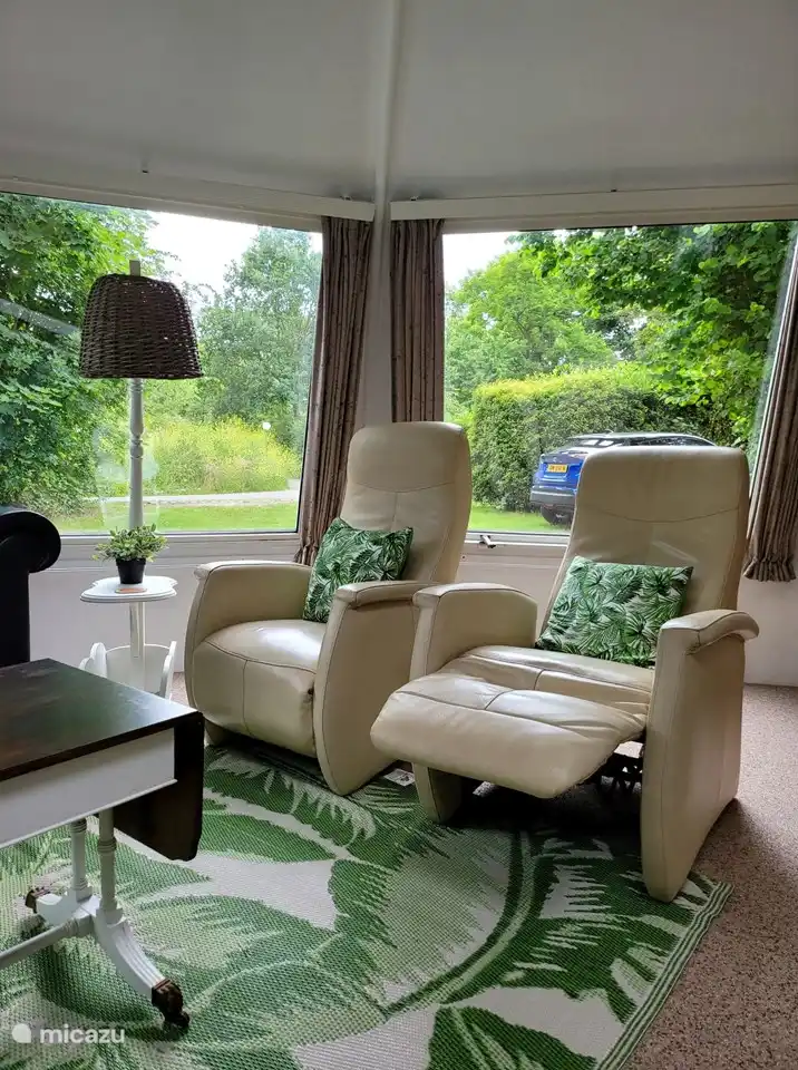 Ausgestattet mit schönen Lounge/Liegen.