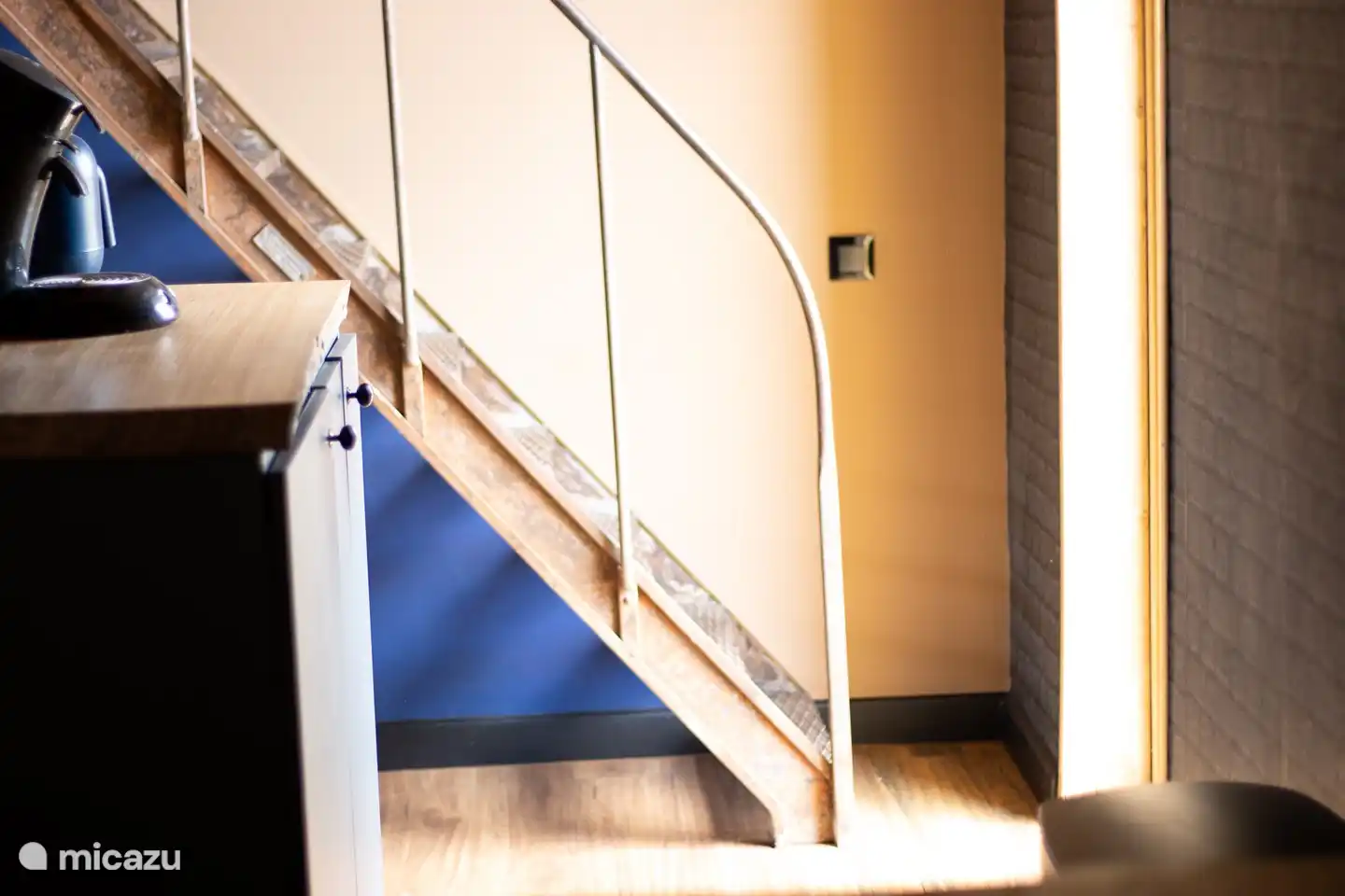 L'ancien escalier en fonte vers le haut.