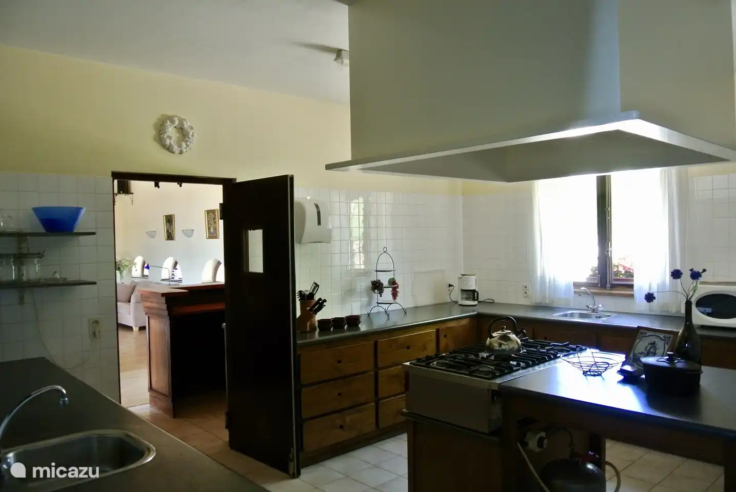 Domäne Leyvinie, Gite Merlot, Küche