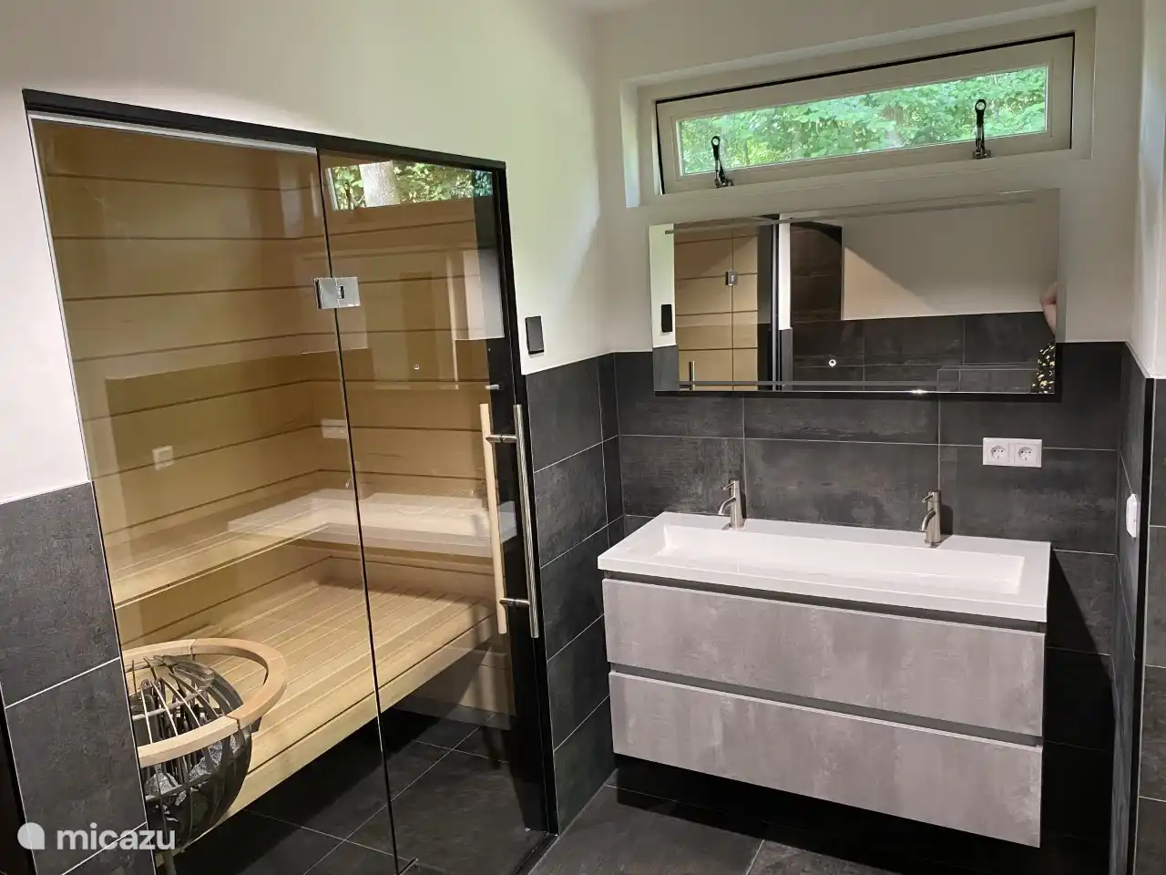 Neues Badezimmer ensuite, mit Sauna.