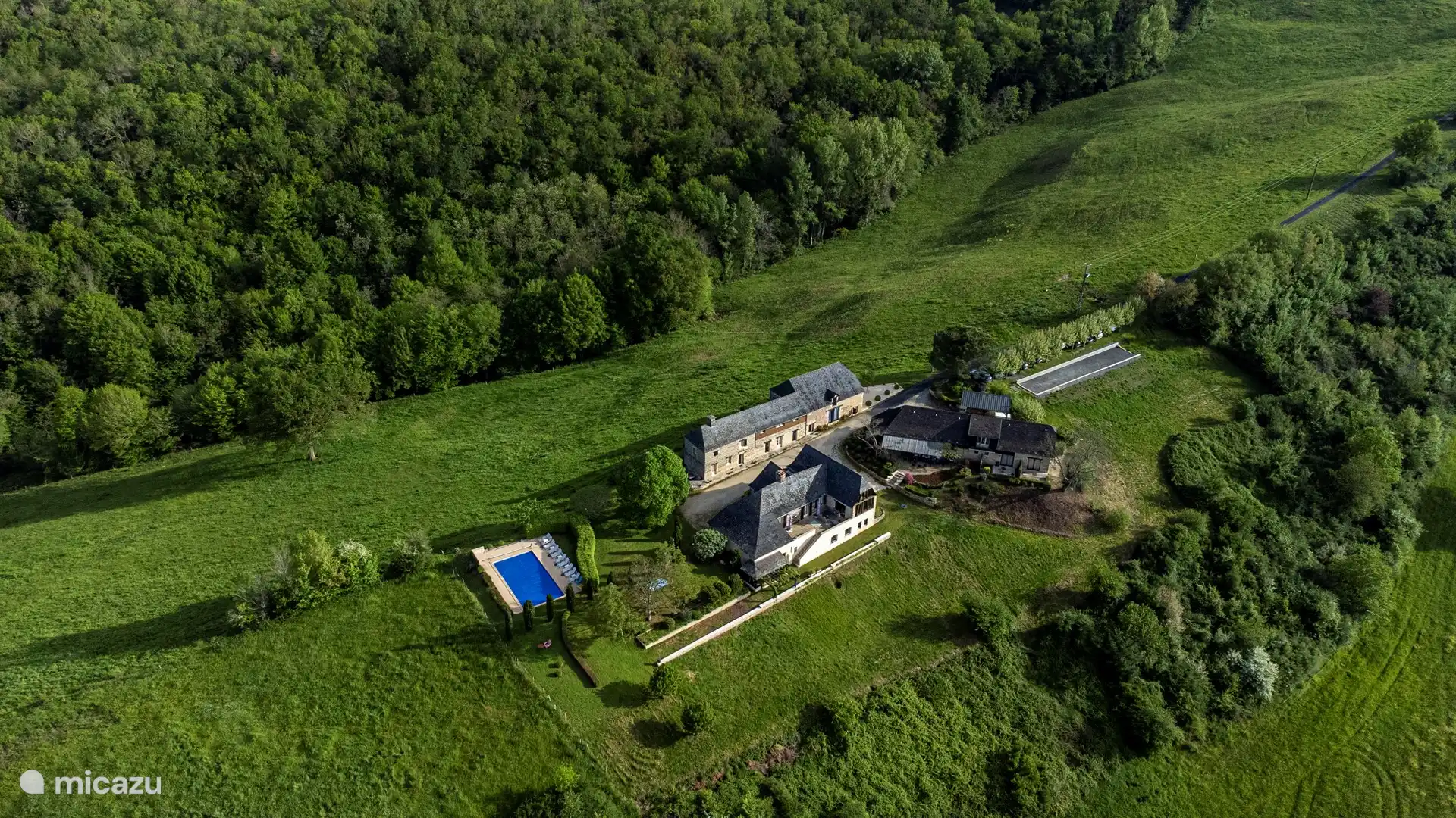 Domäne Leyvinie, Luftaufnahme mit Bouleplatz