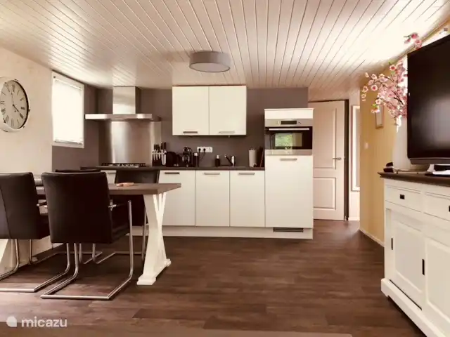 Dans l'hippocampe | Pays-Bas, Gueldre, Voorthuizen - chalet la cuisine est équipée d'un lave-vaisselle, cuisinière à gaz, four/micro-onde, réfrigérateur avec congélateur.