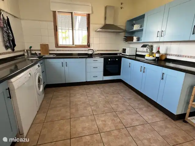 Villa Espejo | Ver | Privacidad en España, Costa del Sol, Torrox - villa Cocina sumamente completa.