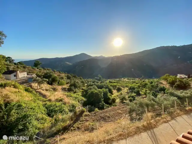 Villa Espejo | Ver | Privacidad en España, Costa del Sol, Torrox - villa Vista desde la casa y la piscina.