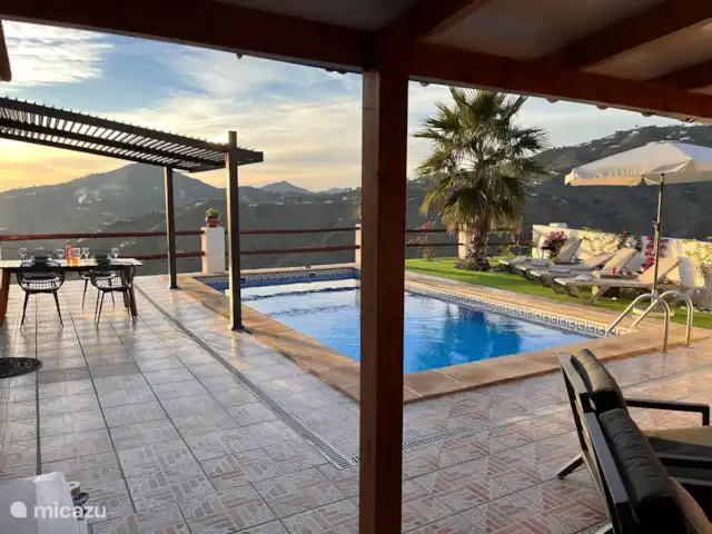 Villa Espejo | Ver | Privacidad en España, Costa del Sol, Torrox - villa Piscina 7,5 x 4 (profundidad 1,5 a 1,9)