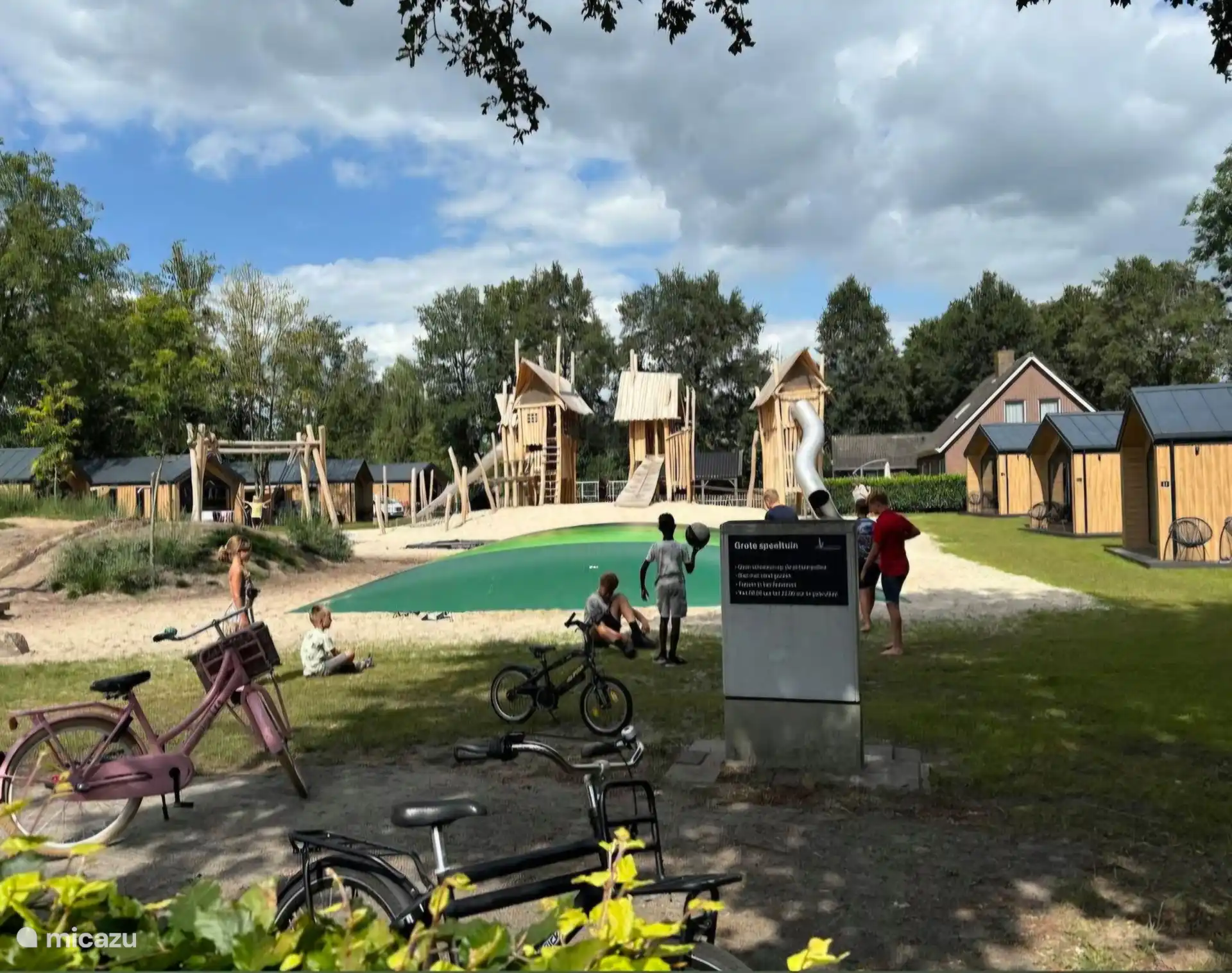Großer Spielplatz