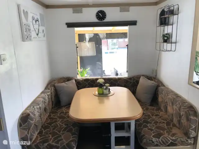 Camping La parcela pallegarste 162 en Países Bajos, Overijssel, Mariënberg  - mobil home / caravana Sala de estar de la cocina