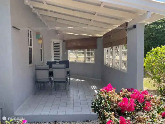 apartamento en Curazao, Banda Arriba (este), Seru Coral – Bungalow 32 Porche junto al bungalow
