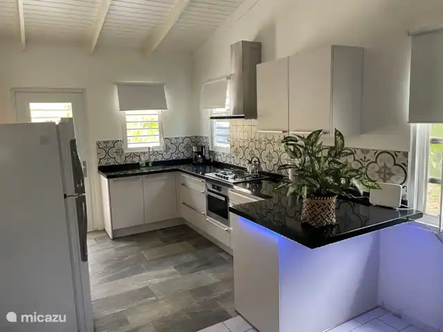 apartamento en Curazao, Banda Arriba (este), Seru Coral – Bungalow 32 Cocina con sala de estar