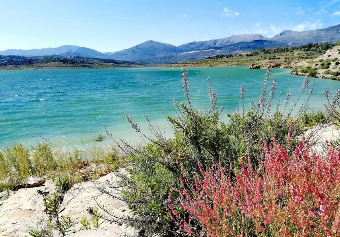 Lake Lavinuela op 20 min.