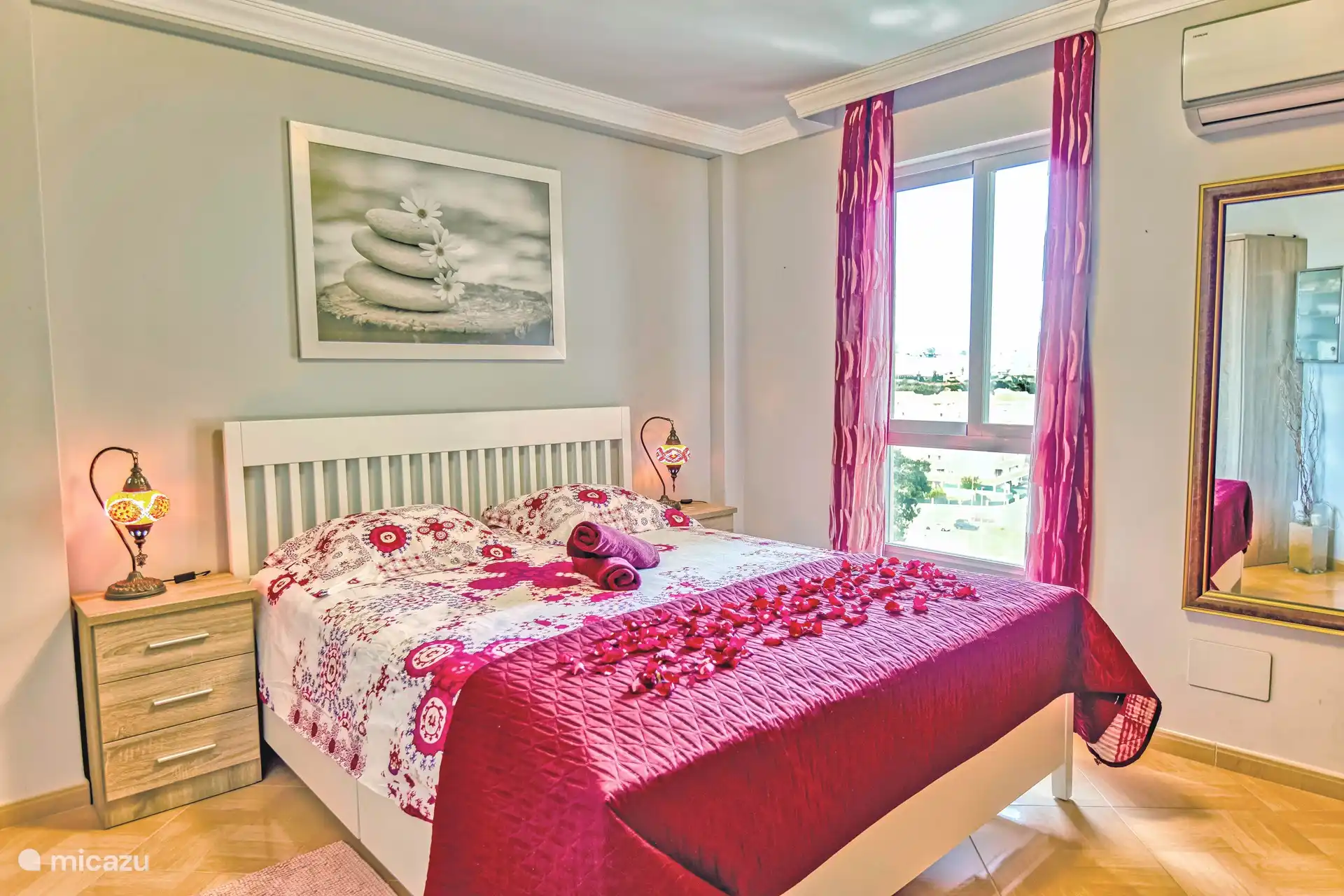 Espejo grande en el dormitorio Mucho espacio en el armario