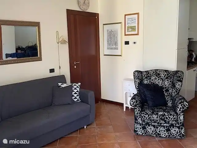 Résidence Sottocastello | Italie, Lac de Garde, Manerba del Garda - appartement Vue des portes patio vers la cuisine