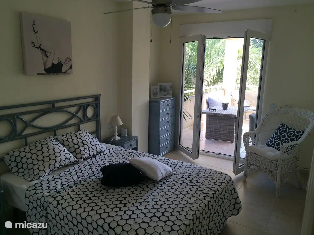 Master Bedroom, Bett 150 cm mit eigenem Bad