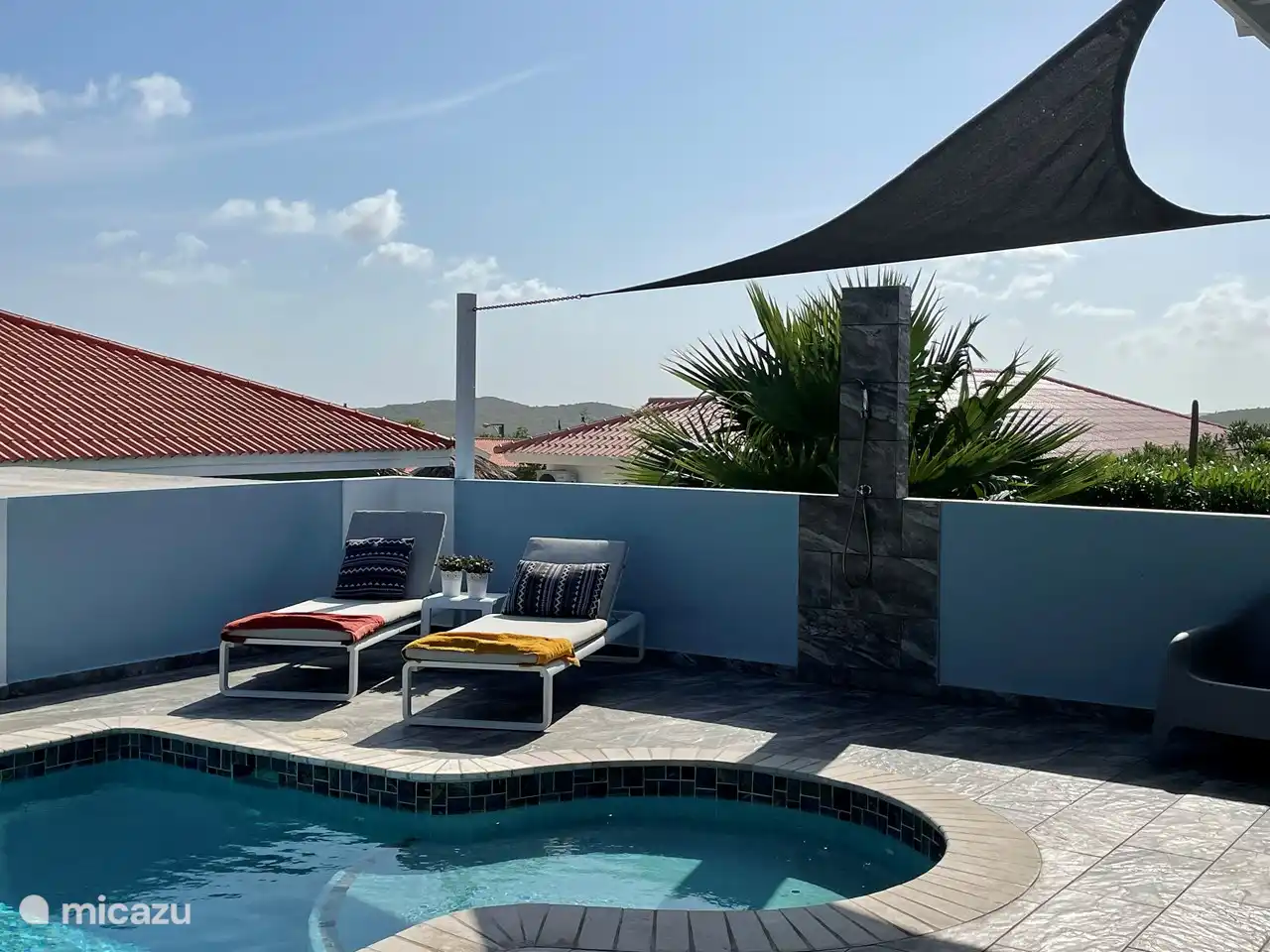 Swimmingpool mit viel Privatsphäre