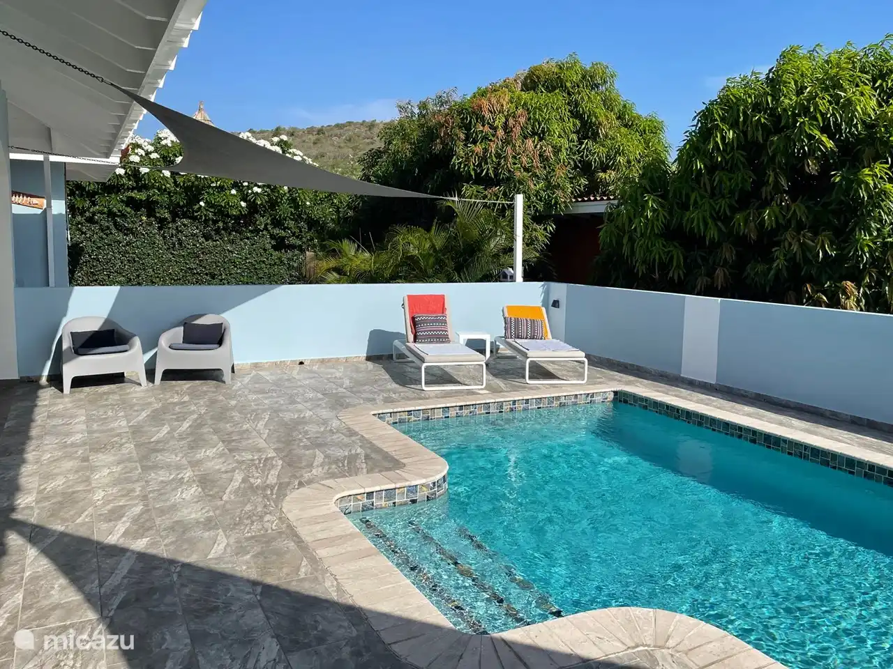 Entspannen Sie sich in der Sonne oder im Schatten