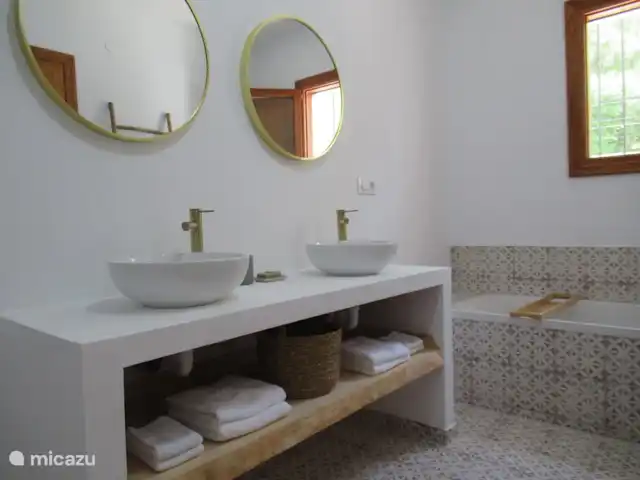 Villa Falco en España, Costa Blanca, Benissa - villa Lavabos dobles, baño 2 en suite