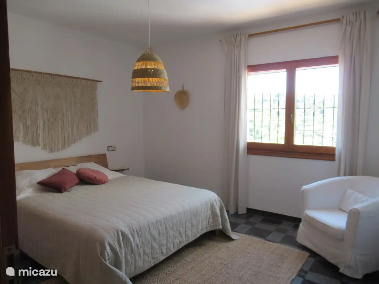 Bedroom 2 with double bed