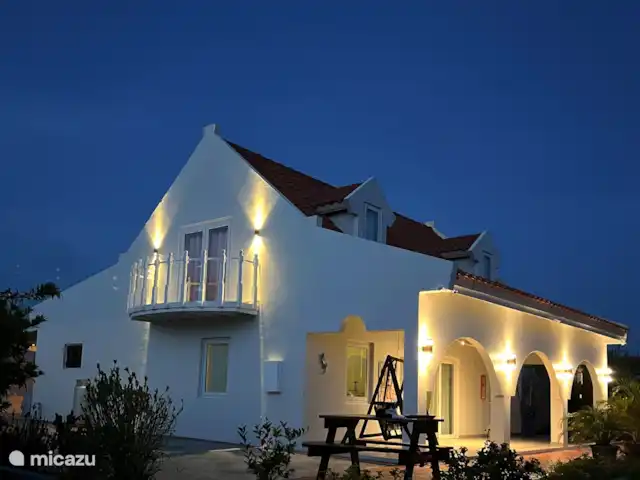 Location de Vacances Aruba, Aruba central, Santa Cruz, maison de vacances - Bonvilla Aruba à la maison la nuit