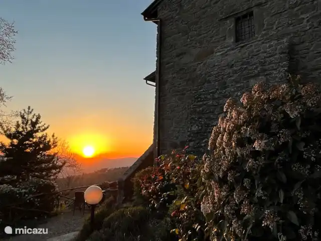 apartamento en Italia, Toscana, Castelfranco Piandisco – Borgo Morgiano-Torre El Borgo consta de dos edificios rodeados de naturaleza.