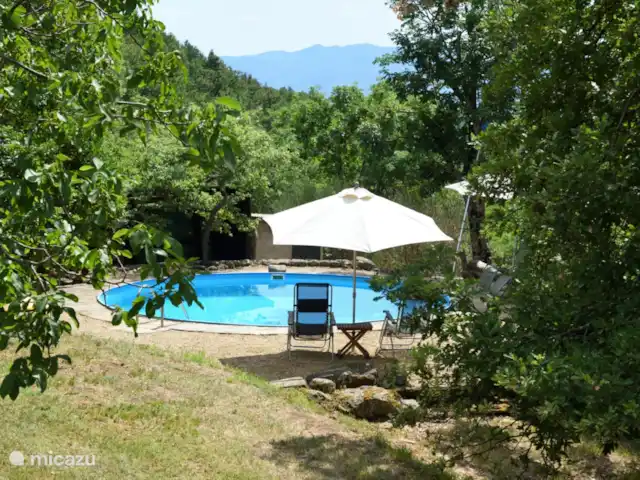 apartamento en Italia, Toscana, Castelfranco Piandisco – Borgo Morgiano-Torre Disfruta de un poco de agua fresca.