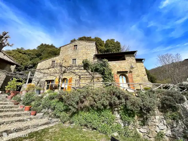 apartamento en Italia, Toscana, Castelfranco Piandisco – Borgo Morgiano-Torre Otra vista de la torre.