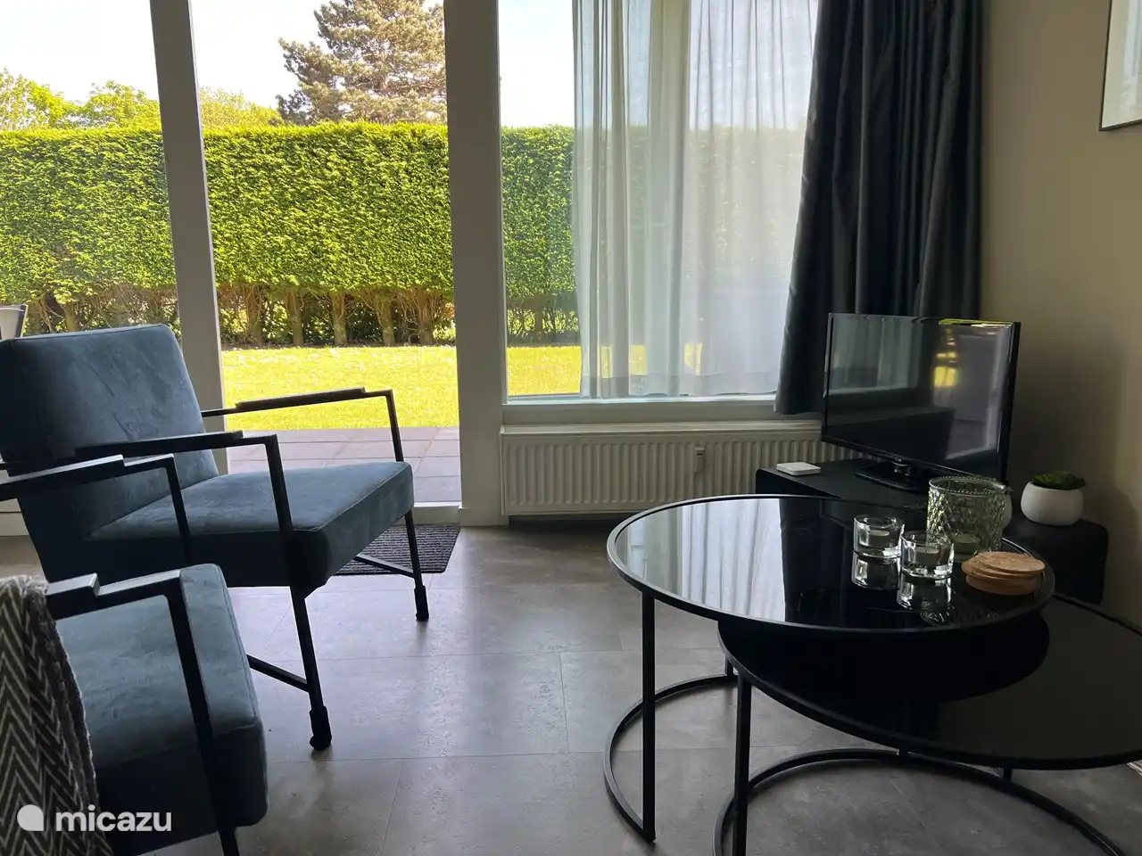 Vista desde la habitación al jardín.