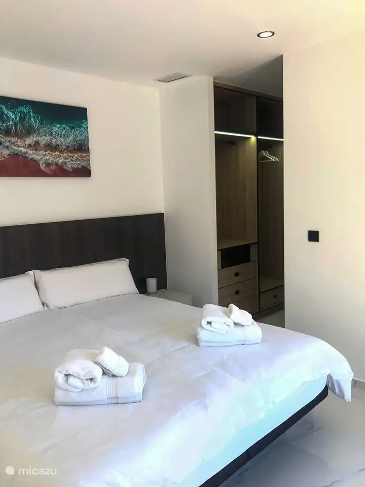 Toller begehbarer Kleiderschrank.