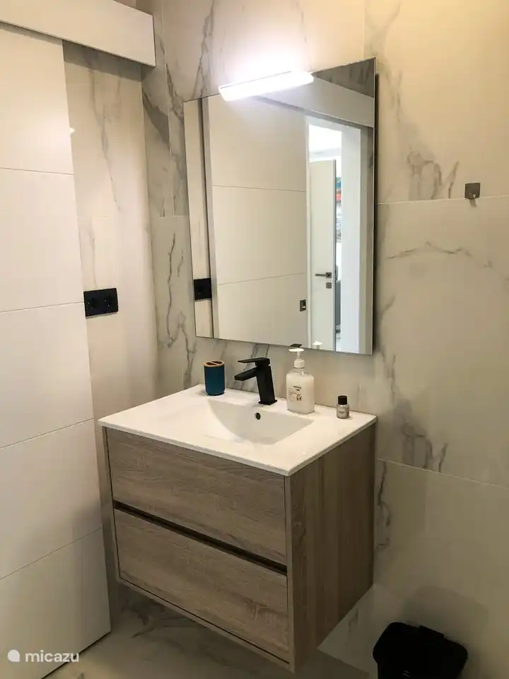 Komplettes 2. Badezimmer