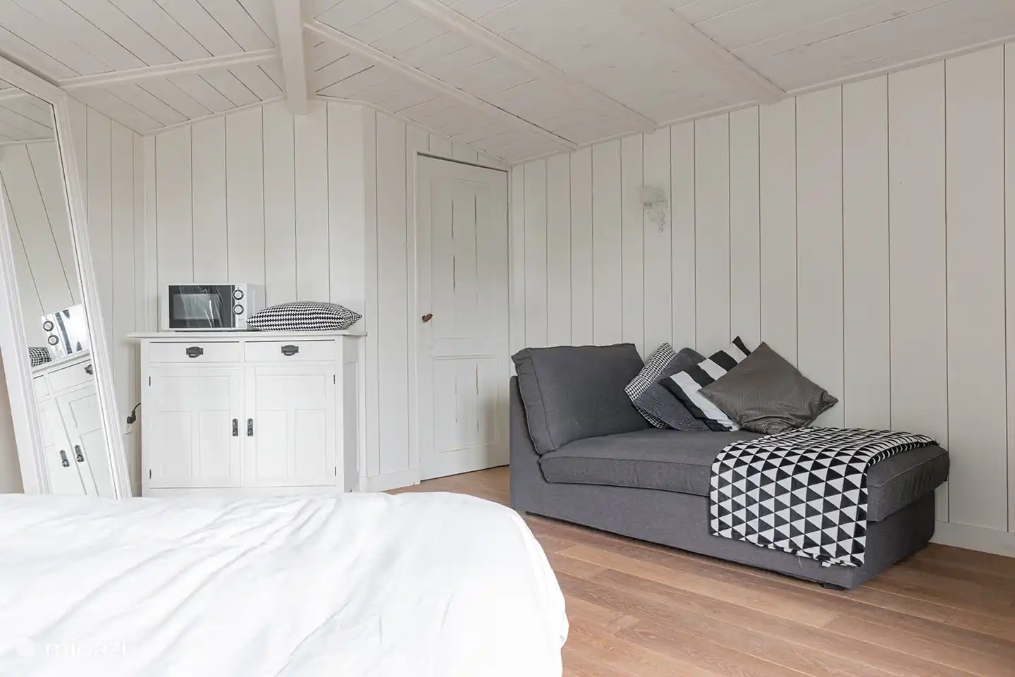 Access door shower and toilet guest house.