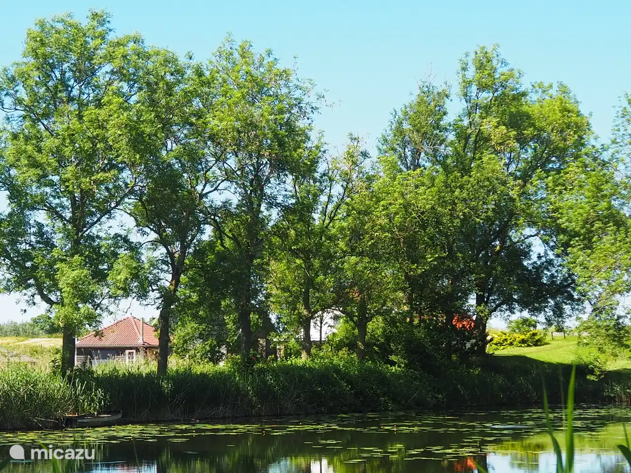 Het erf van achter fort Werk aan het Spoel