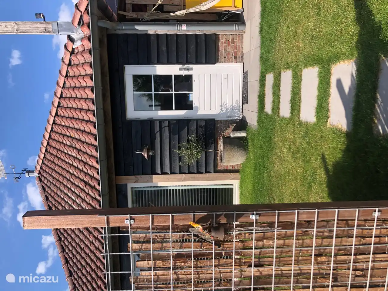 Voordeur met sleutelkastje rechts